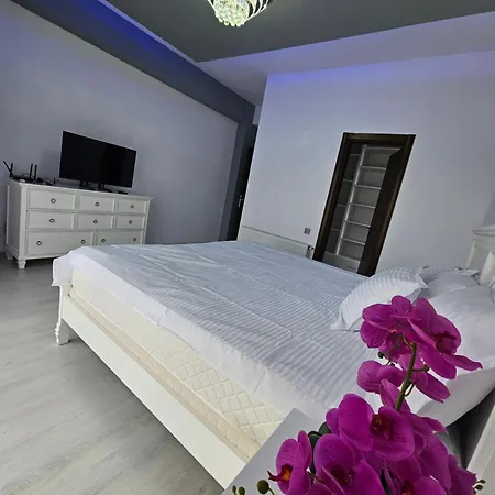 Eika Luxury Palace Of Parliament Bucharest